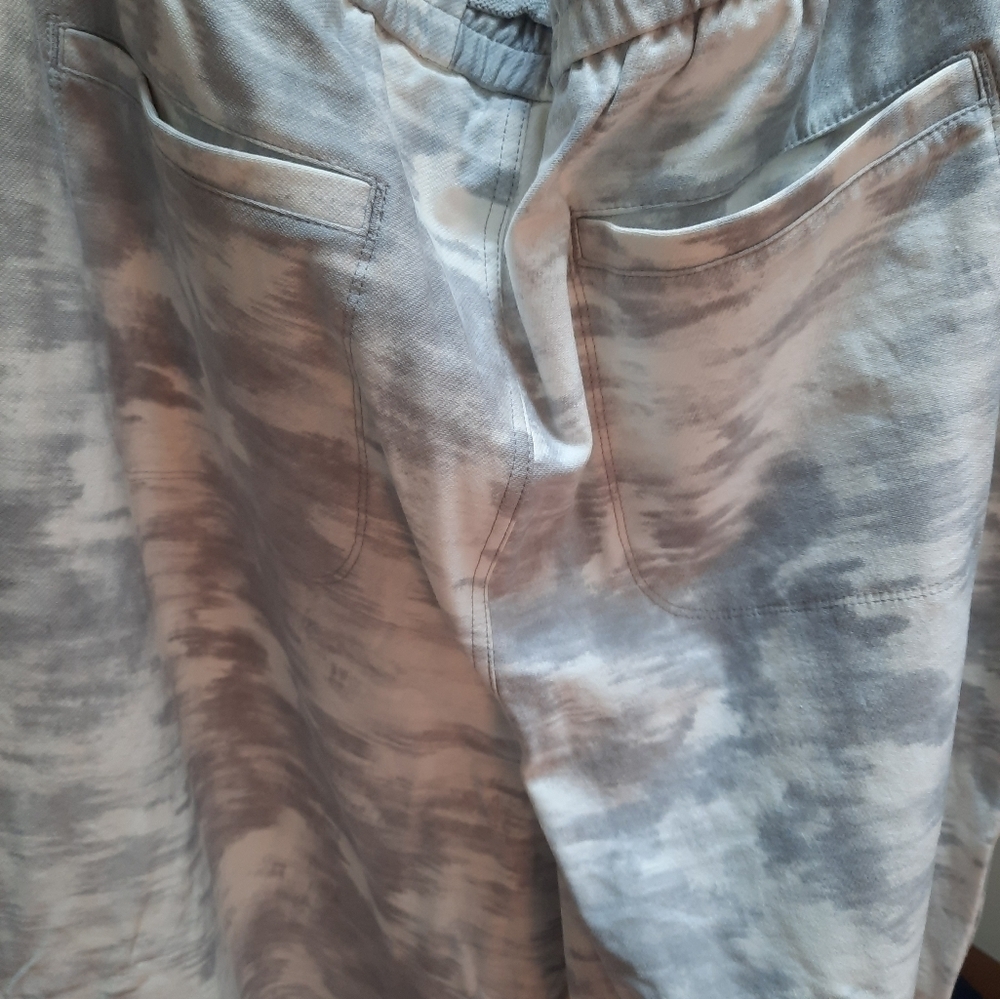 Athleta Farallon Joggers Retail $109 - Picture 8 of 10